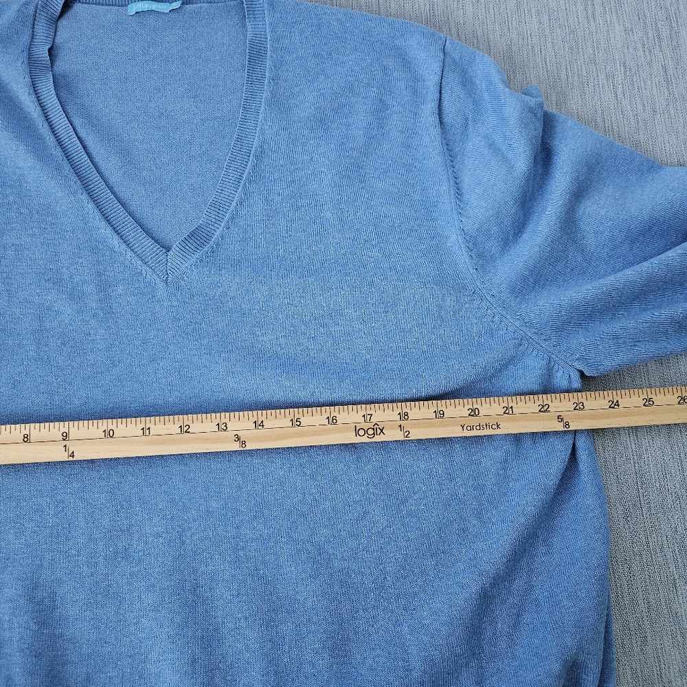 J. McLaughlin Blue‎ V-Neck Sweater with Soft Texture and Relaxed Fit - Picture 7 of 8